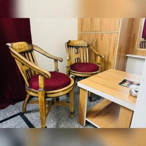 Posezení v ubytování HOTEL RAJ - Near Railway station Haridwar