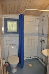 Koupelna v ubytování Orsastuguthyrning - Stenberg