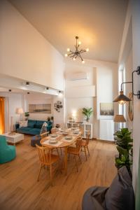 Χώρος καθιστικού στο Serenity Karditsa Lofts 2