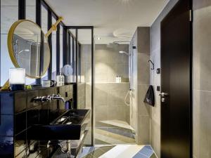 O baie la 25hours Hotel Das Tour