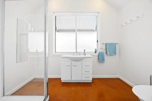 Ένα μπάνιο στο Horizon Loft by Ready Set Stay +12 φωτογραφίες