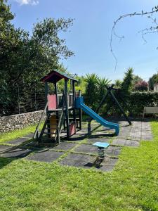 Legeområdet for børn på GlampChalet 5 Persone Pool&Parking-Pietra Ligure