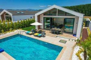 Πισίνα στο ή κοντά στο Odella 2 - Luxury Villa for 6 in Zorlar, Seydikemer