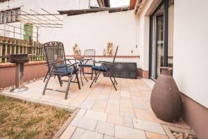 Μπαλκόνι ή βεράντα στο Gemütliches Ferienhaus auf Gut Johannesberg