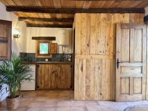 Dapur atau dapur kecil di Camping Almocita-Alpujarra