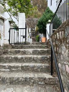 Ảnh trong thư viện ảnh của Kamlam Homes- Bhowali Villa ở Bhowāli