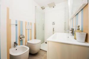 Ένα μπάνιο στο Delizioso appartamento in centro a Camogli +11 φωτογραφίες