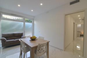 Et opholdsområde på Central Apartment + 60 billeder