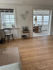 Gallery image of Beautiful cottage with ocean view in Esbjerg