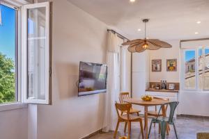 Μια τηλεόραση ή/και κέντρο ψυχαγωγίας στο Casa Félicie +18 φωτογραφίες