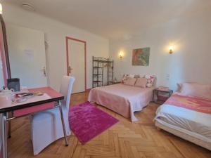 Gallery image of Chambre 5 Rose - WIFI - Proche gare in Labouheyre