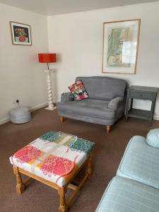 Istumisnurk majutusasutuses Charming cottage in central Ludlow with parking