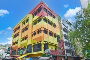 Gua SaiにあるPollodium Hotel China town KLの街路多彩建築