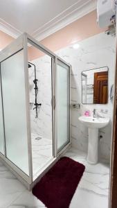 Bilik mandi di BoraVillas and homes