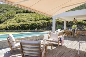 Πισίνα στο ή κοντά στο Villa La Marine