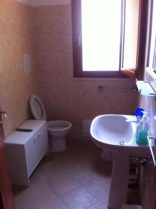 A bathroom at Appartamento Teulada