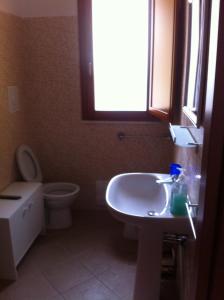 A bathroom at Appartamento Teulada