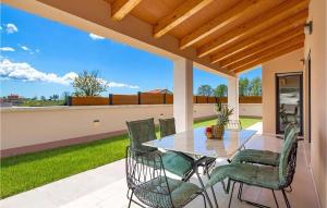 Balkón nebo terasa v ubytování Stunning Home In Bibici