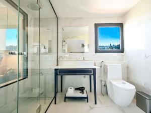 Ένα μπάνιο στο Novotel Santa Cruz De La Sierra +121 φωτογραφίες