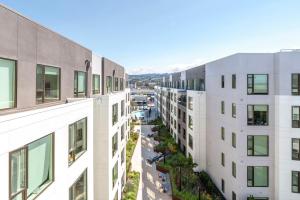 米尔布雷Blueground Ingold - Milldale pool nr Bay Park SFO-1898的相册照片 更多43张照片