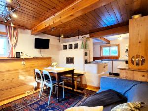 Η κουζίνα ή μικρή κουζίνα στο Almliesl RAUR-738