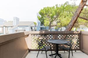 Gallery image of Blueground Foster City pool nr Bay Trail SFO-1997 in Belmont