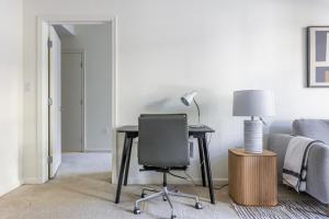 Gallery image of Blueground Diridon pool nr San Jose Museum SFO-1900 in San Jose