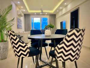 Afbeelding uit fotogalerij van ELYSIUM TOWER Modern & Luxury Apartments Overlooking Centaurus Mall Islamabad in Islamabad +153 foto's