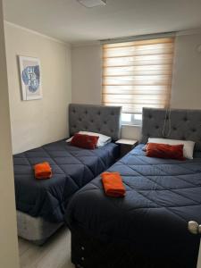 Postel nebo postele na pokoji v ubytování Departamento- al costado Del hospital regional- cercano a safari - panamericana 5 - parking privado - wifi - 2 hab -2 Baños