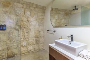 Un baño de Sunrise 1 Bedroom In Thoum 26 fotos más