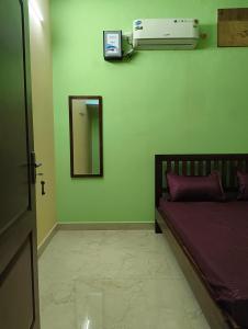 Postel nebo postele na pokoji v ubytování Hiba home stay