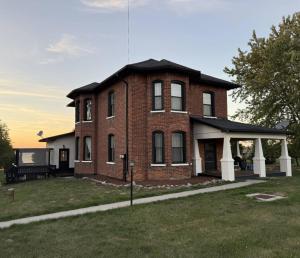 Το κτήριο όπου στεγάζεται  η παραθεριστική κατοικία