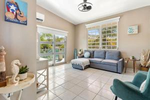 Gallery image of Las Palmas Beach House with Private Pool and Pool Table in Guanica