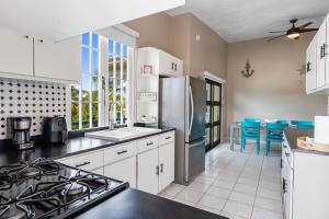 Gallery image of Las Palmas Beach House with Private Pool and Pool Table in Guanica