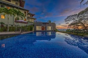 Φωτογραφία από το άλμπουμ του Laid-back Boho-chic Duplex Penthouse, sea and jungle views, AC σε Dominicalito