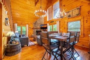 Posezení v ubytování Knotty and Nice