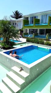 Kolam renang di atau dekat dengan SR Beach Vilas