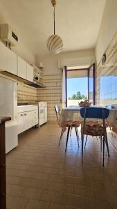Dapur atau dapur kecil di Casa Bianca Villaputzu