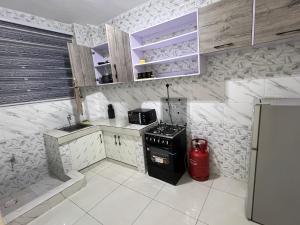 Kuchyň nebo kuchyňský kout v ubytování Classic 2 bedroom penthouse in mombasa CBD