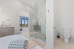 Bilik mandi di Casa Playa at Eleanor Beach +63 gambar