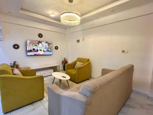 Posezení v ubytování Classic one bedroom apartment in mombasa CBD