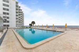 Πισίνα στο ή κοντά στο Smyrna Beach Club 609A