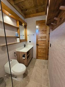 Koupelna v ubytování Cabaña campestre dentro de Granja Organica