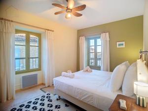 Ένα ή περισσότερα κρεβάτια σε δωμάτιο στο Maison du Porche 4 étoiles, piscine, 10 voyageurs +47 φωτογραφίες