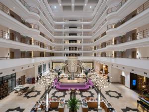 an image of the lobby of a hotel at Mövenpick Samarkand in Samarkand