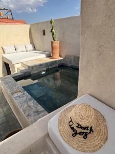 Bazén v ubytování Dar Tiegezh nebo v jeho okolí