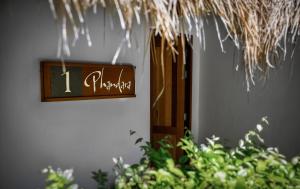 Certifikát, hodnocení, plakát nebo jiný dokument vystavený v ubytování Phandara Luxury Pool Villas
