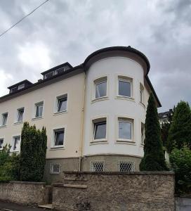 Το κτήριο όπου στεγάζεται  το διαμέρισμα