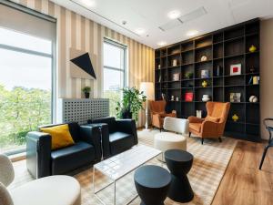 Гостиная зона в ibis Styles Warszawa Airport