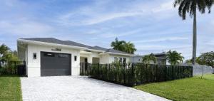 フォート・ローダーデールにあるNew Villa Near Hardrock Fll Wboating Near Beachの白門